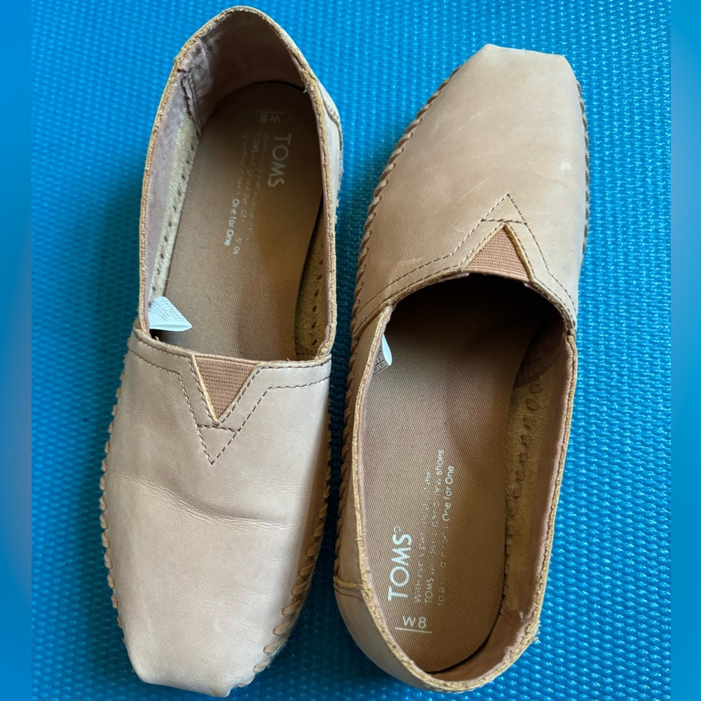 🔥 like New Classic tan Leather Rope Sole Toms 8